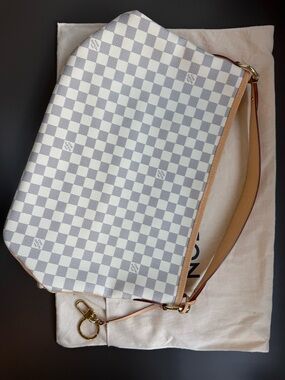 Louis Vuitton Damier Canvas Shoulder Bag